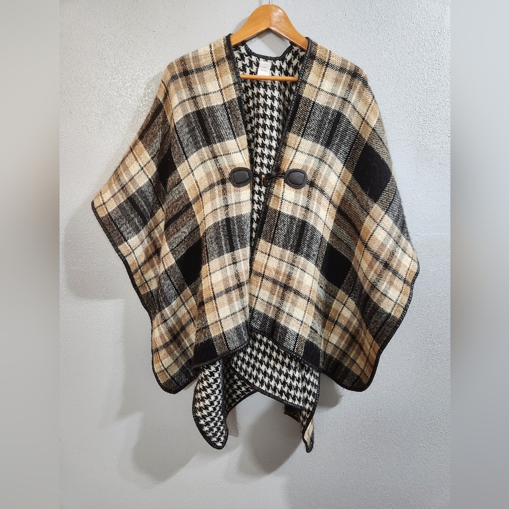 Liz Claiborne Barbour Staffin tartan serape Ruana Wrap Poncho Plaid Houndstooth